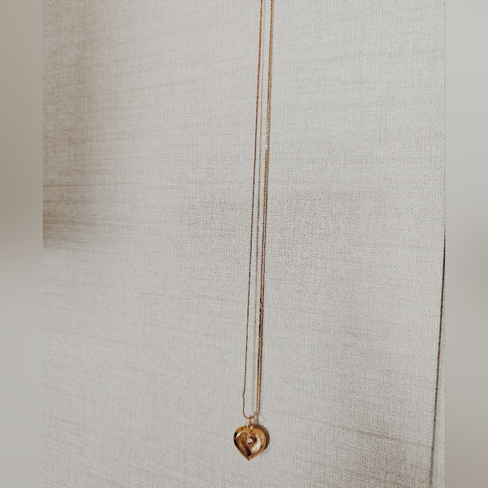 Gold Heart Pendant Necklace - Picture 4 of 4
